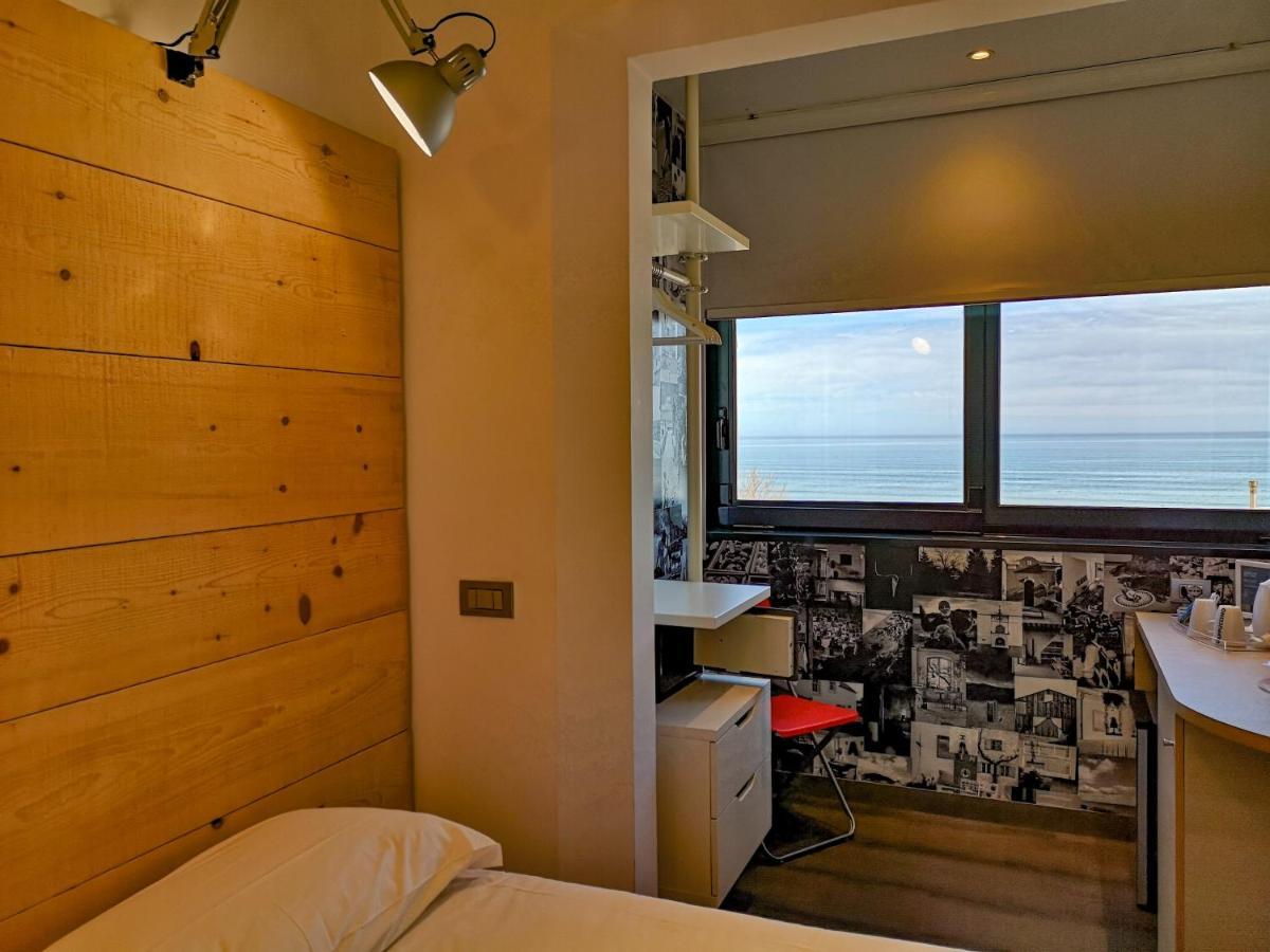 Hotel Perla - The Storyhoteller Riccione Eksteriør bilde